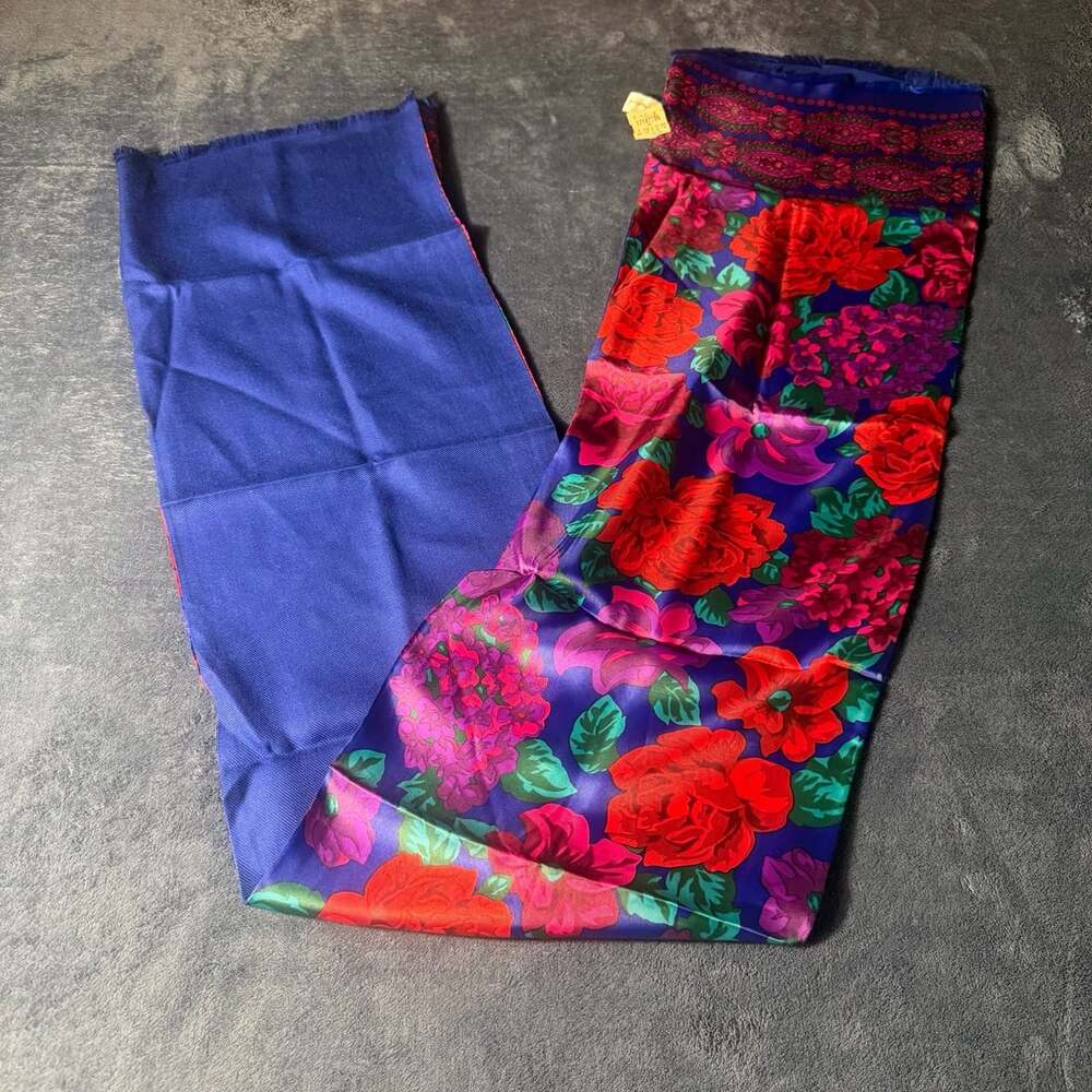 Berkshire Vintage 100% Polyester Floral Scarf Blue Red
